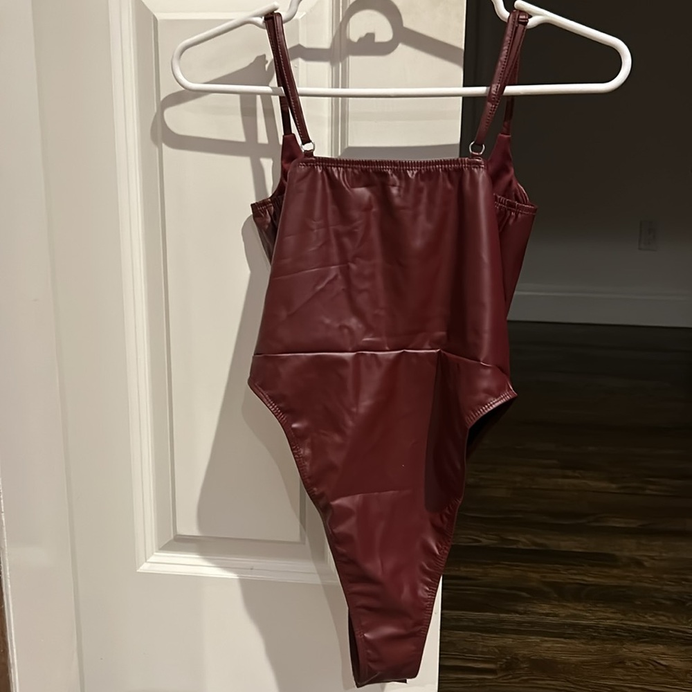 NWT Shein Bae Burgundy Bodysuit with Plunging Neckline and Form-Fitting Design - Picture 10 of 11